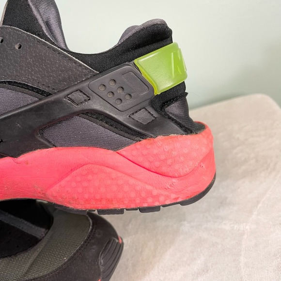 Nike Air Huarache Men's Black Hyper Punch Pink Sportswear Sneaker Shoes Size 8.5 - Picture 7 of 15